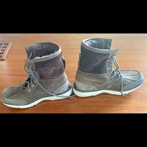 Ugg snow and rain boots 9 mens